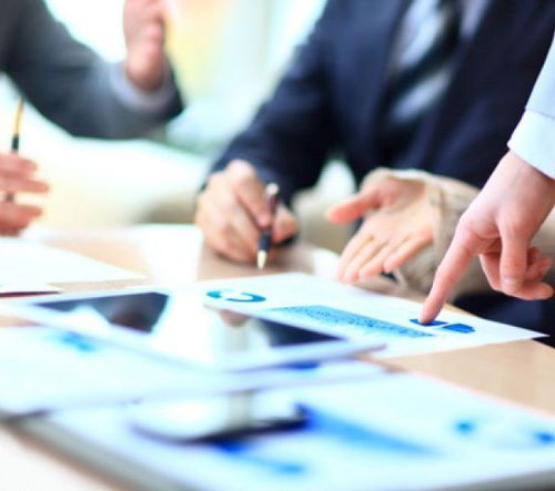 AI服務器收入激增，工業富聯業績靚麗，但行業價格戰風險隱現